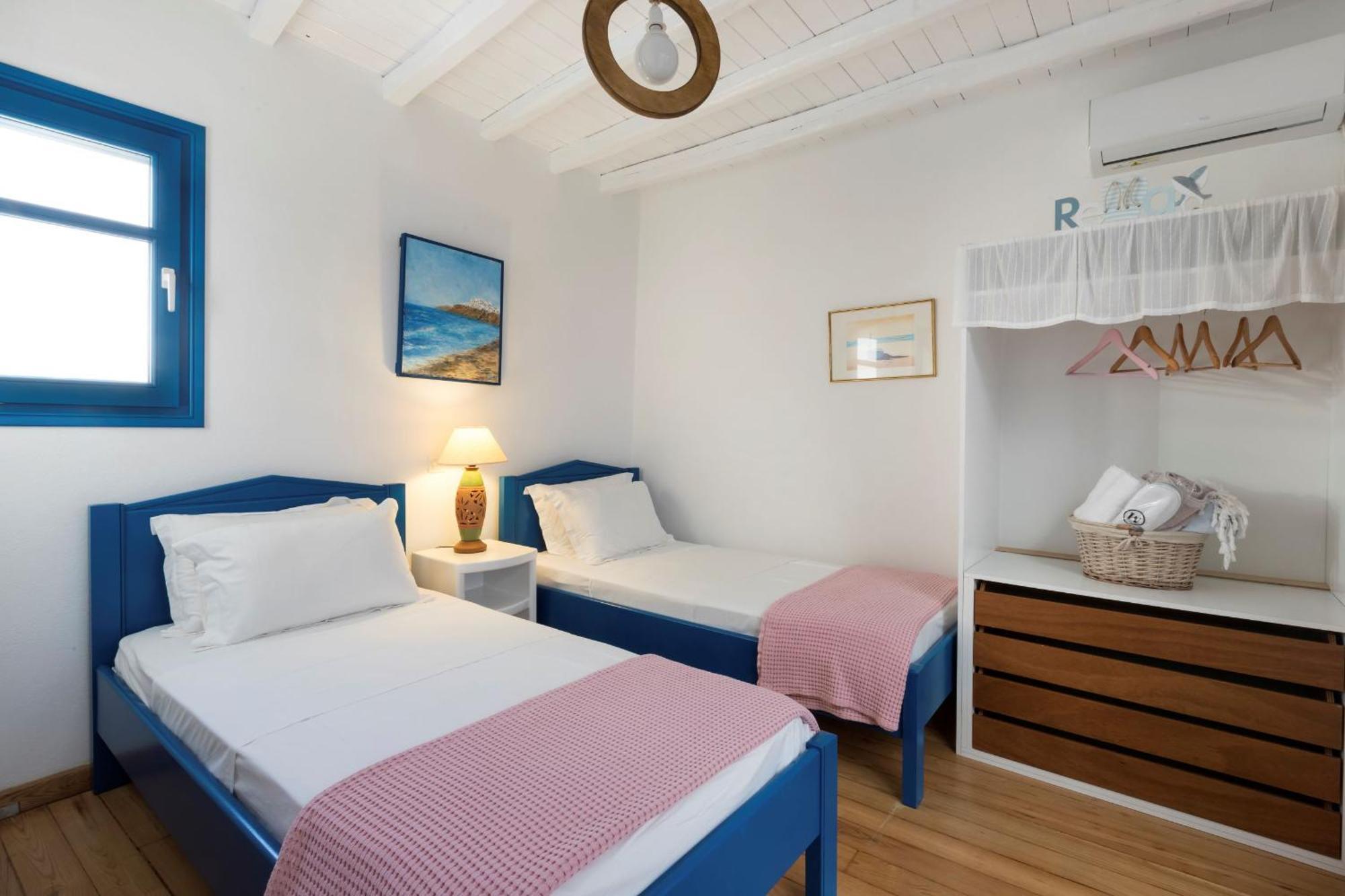 Martineli Residence - A Beachfront Estate 드리오스 외부 사진