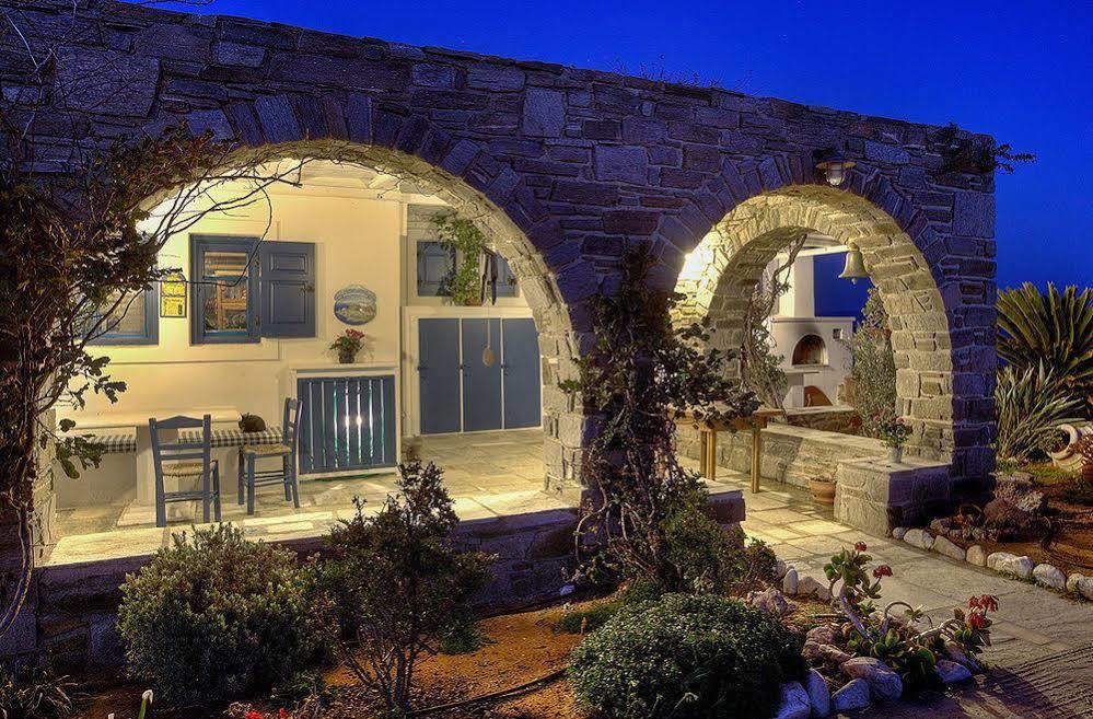 Martineli Residence - A Beachfront Estate 드리오스 외부 사진